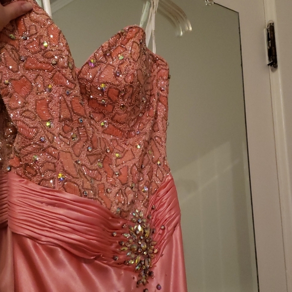 Prom dress - Picture 2 of 4